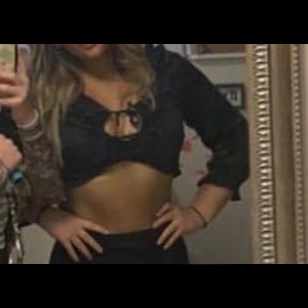 Super cute black top